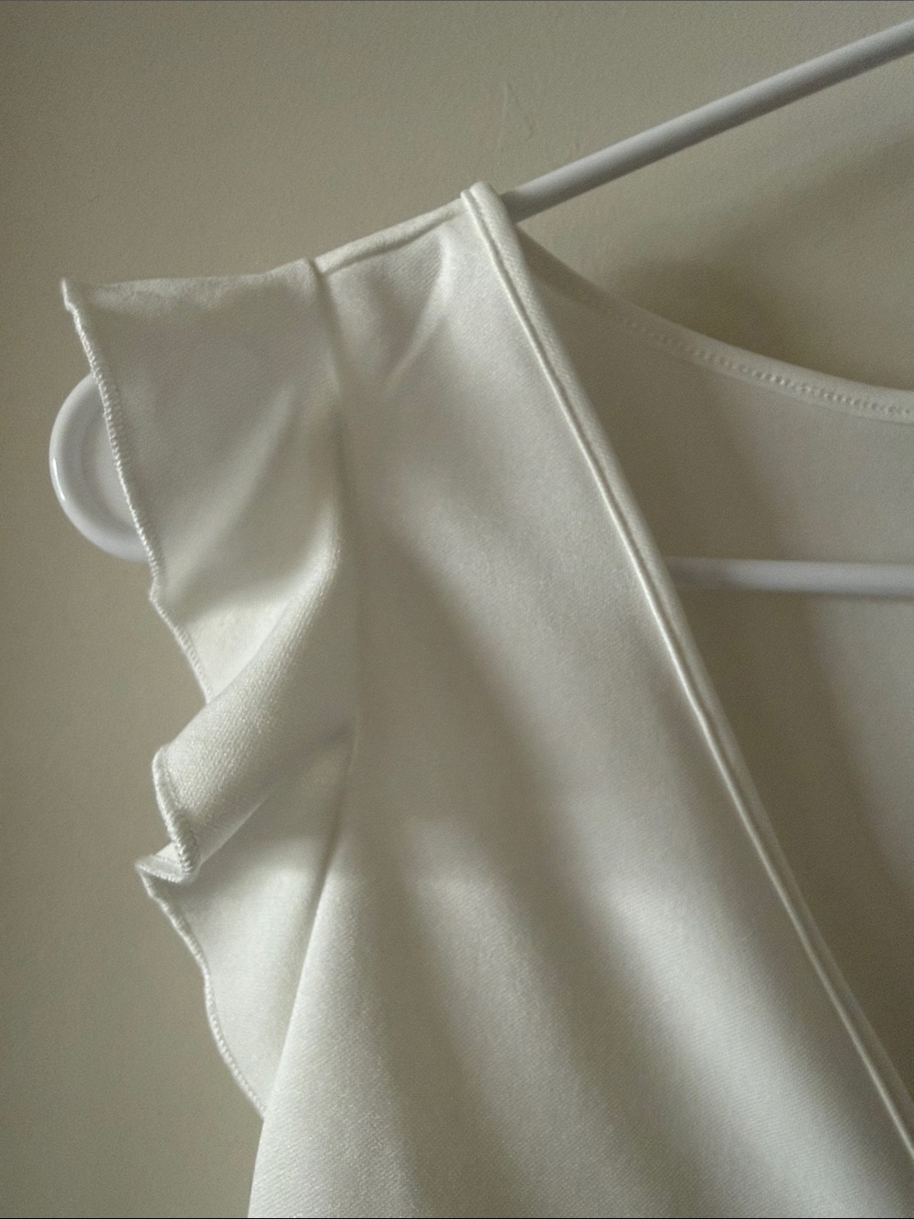SHEIN V-Neck Ruffle Trim Crop Top - Picture 2 of 5